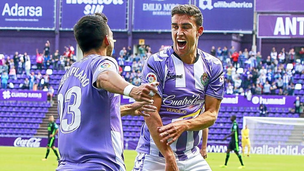 Mata celebra uno de los goles anotados por el Real Valladolid este curso.-