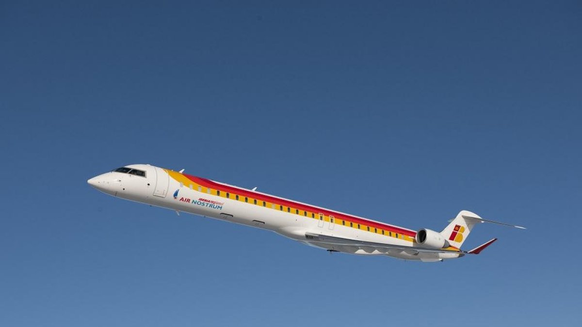 Uno de los aviones de Air Nostrum en pleno vuelo.-EL MUNDO