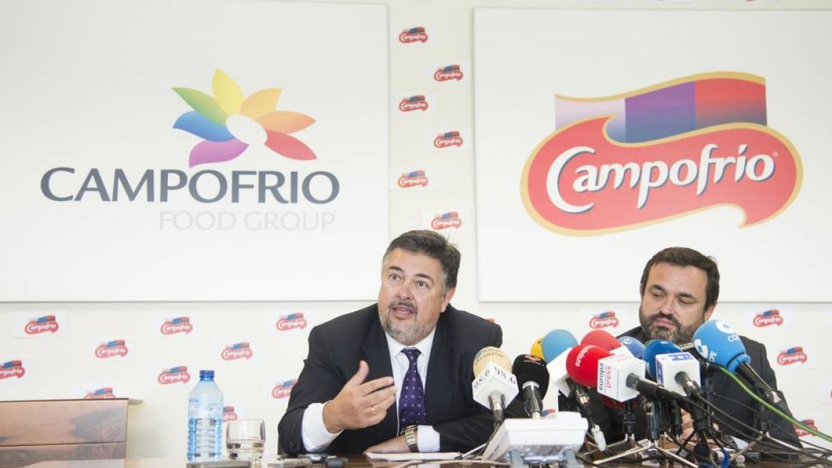 Rueda de prensa de los responsables del Grupo Campofrío Fernando Valdés (I), director general del Grupo Campofrío, e Ignacio González, director general de Campofrío España (D)-Ical