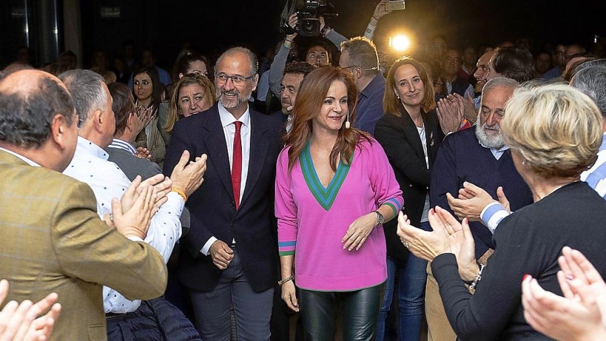 Clemente en el acto de cierre de primarias-J. M. LOSTAU