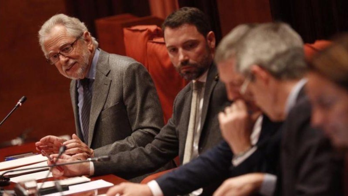 Carles Viver Pi-Sunyer comparece en el Parlament, este miércoles.-JULIO CARBÓ