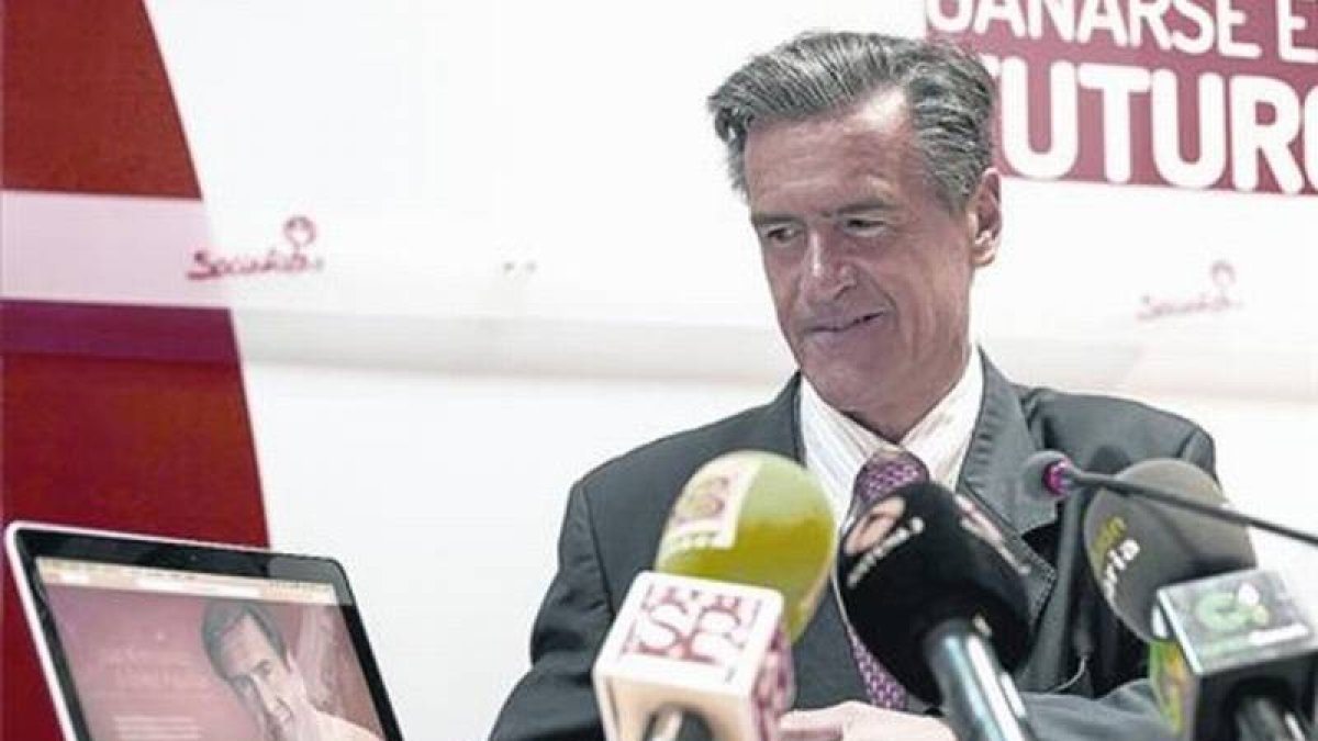 López Aguilar, el pasado lunes, en una rueda de prensa en Las Palmas de Gran Canaria.-Foto:   ÁNGEL MEDINA G. / EFE
