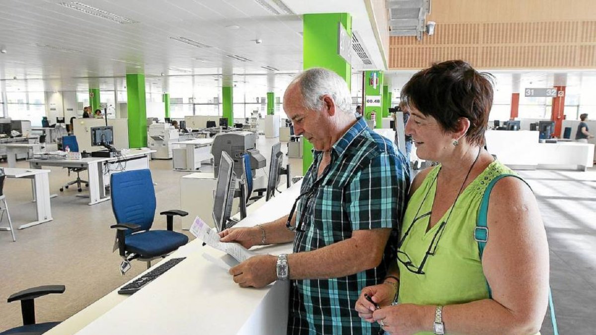 Imagen del interior de la nueva sede de la Agencia Tributaria de Castilla y León el día de su apertura el pasado mes de septiembre-J.M.Lostau