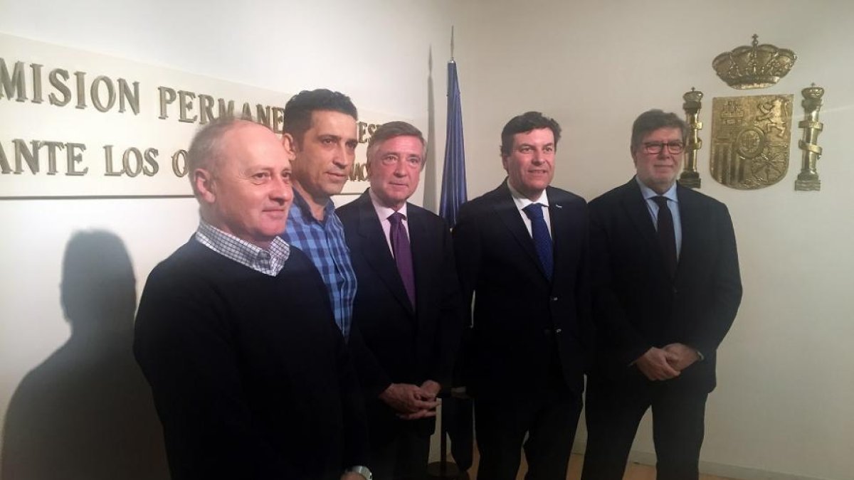 l consejero de Empleo de la Junta de Castilla y León y los representantes de los agentes económicos y sociales de la Comunidad han mantenido un encuentro de trabajo con el embajador representante permanente de España-ICAL
