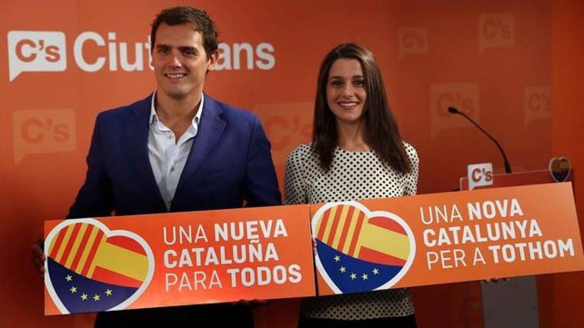 El líder de Ciudadanos, Albert Rivera, y la cabeza de lista de Ciutadans para las autonómicas de Catalunya, Inés Arrimadas.-EFE / TONI ALBIR