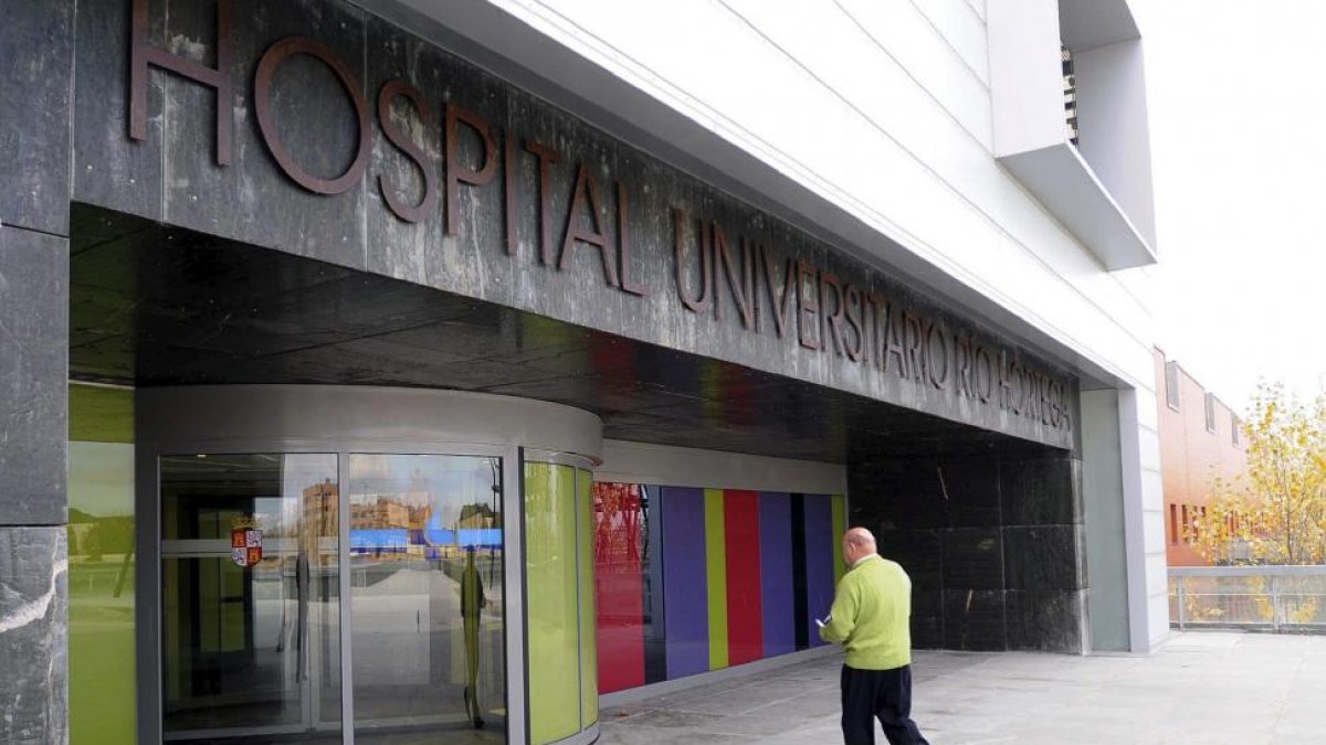 Entrada al Hospital Río Hortega de Valladolid.-EL MUNDO