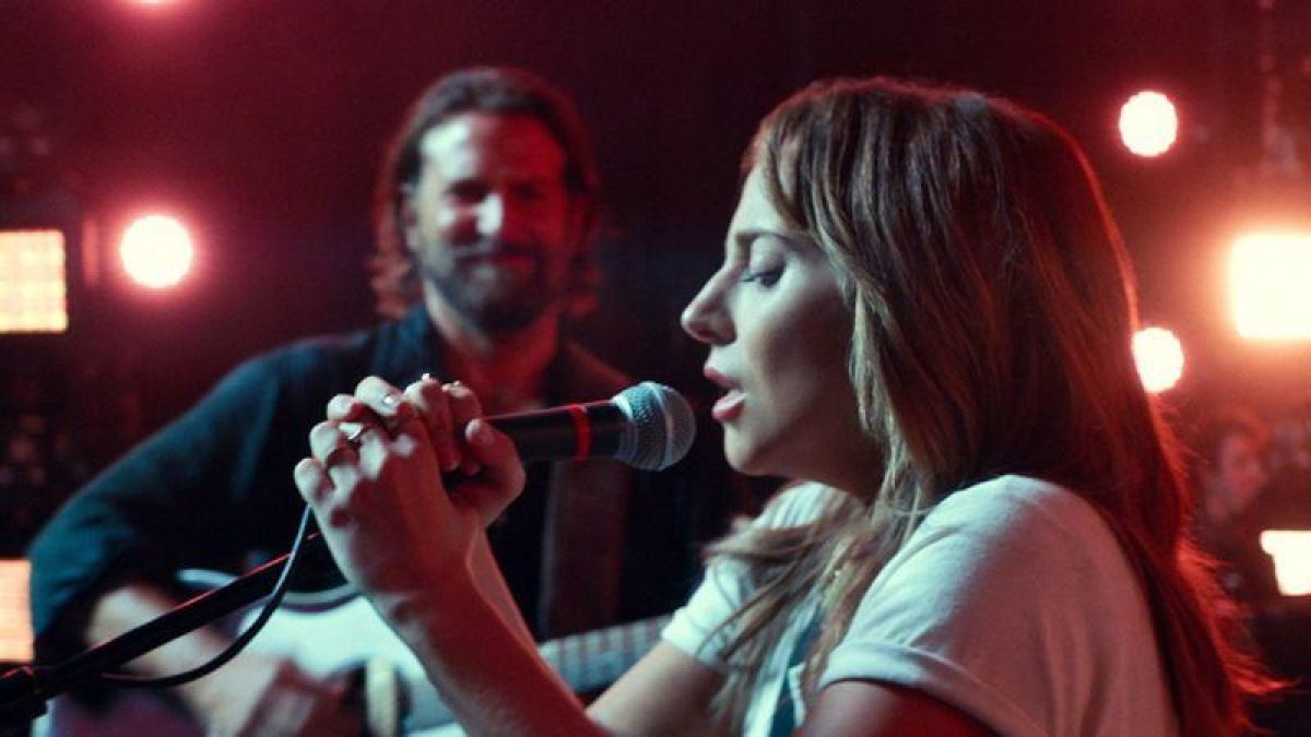 Lady Gaga y Bradley Cooper, en un fotograma de Ha nacido una estrella.-EL PERIÓDICO