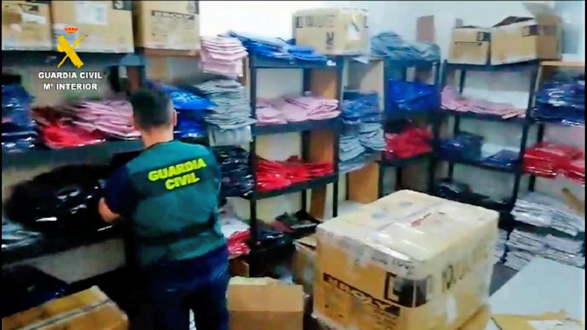 Imagen de la Guardia Civil en la operación contra falsificaciones.- SUBDELEGACIÓN DEL GOBIERNO