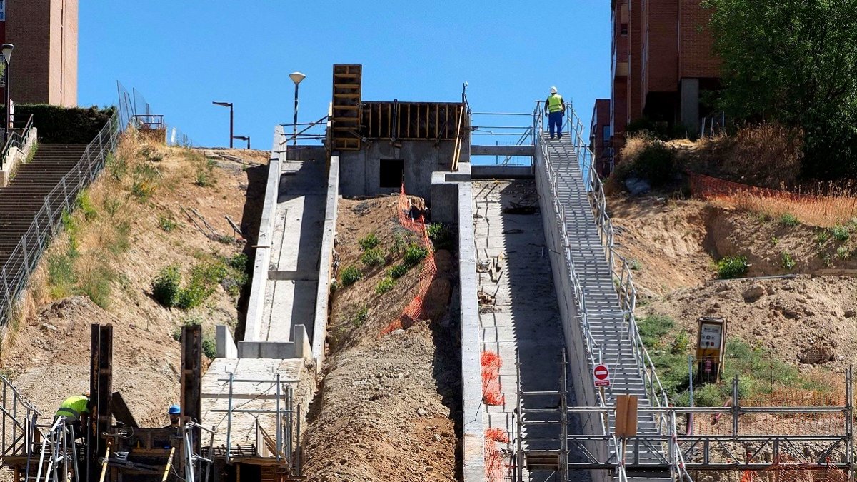 Estado de las obras del elevador de la ladera norte de Parquesol. - PHOTOGENIC