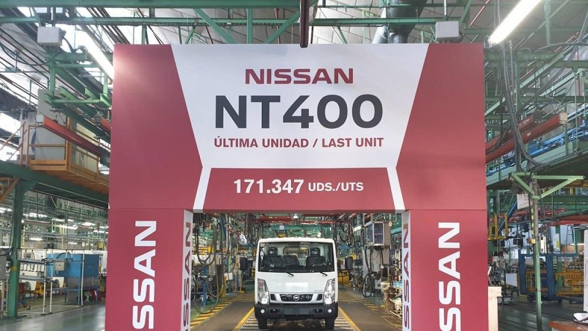 Imagen del último camión NT400 fabricado por Nissan.-E. M.