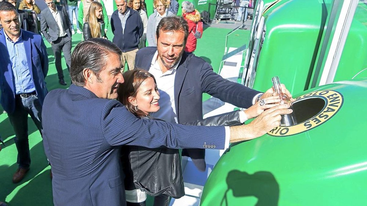 Juan Carlos Suárez-Quiñones, Óscar Puente y María Sánchez.-ICAL