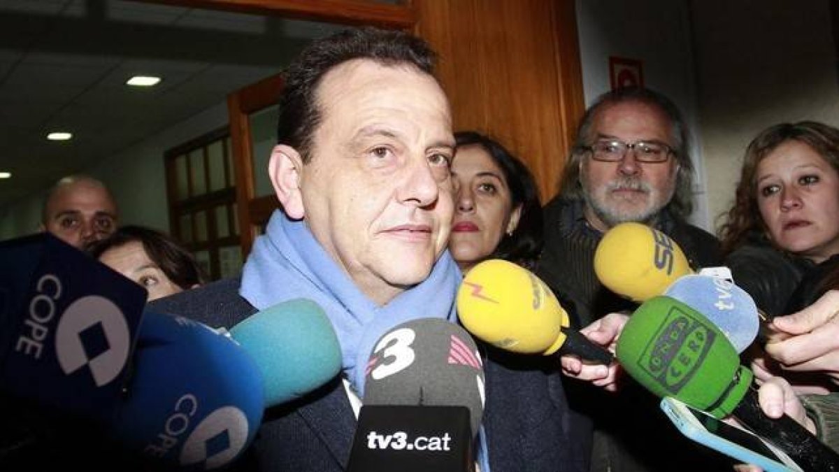 El fiscal Anticorrupción Pedro Horrach, el pasado 9 de diciembre, a la salida de los juzgados de Palma.-Foto: EFE/ J.G