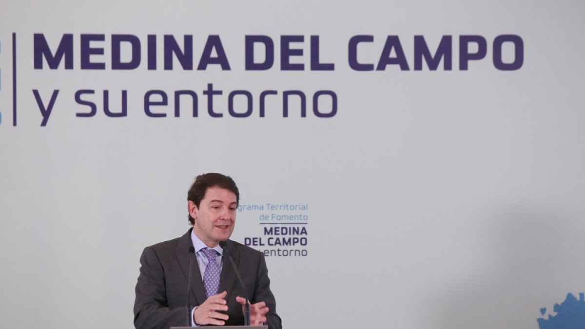 El presidente de la Junta de Castilla y León, Alfonso Fernández Mañueco, presenta el Programa Territorial de Fomento para Medina del Campo y su entorno 2021-2024.- ICAL