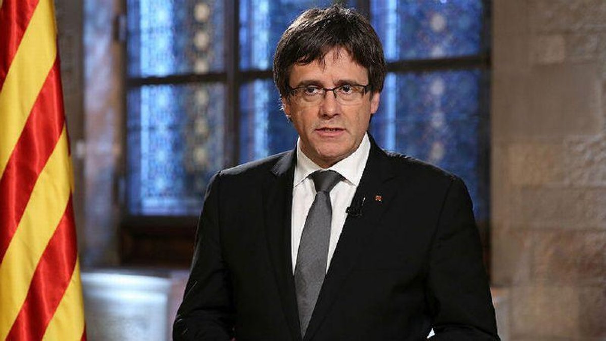 Mensaje de Puigdemont en Twitter con motivo del primer aniversario de su toma de posesión como 'president'.-TWITTER