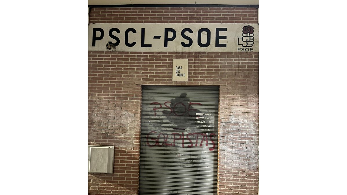 Actos vandálicos contra la sede del PSOE de Laguna de Duero - E.M.