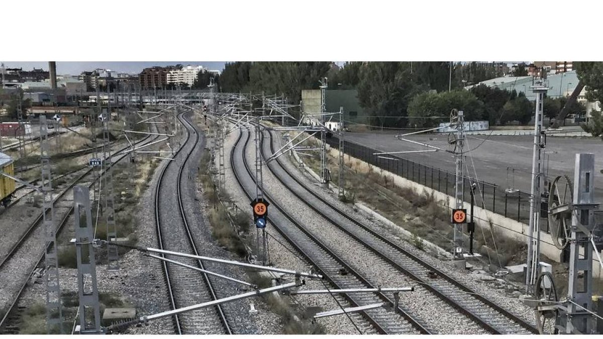 Trazado de la nueva vía del Alta Velocidad, en su entrada a la estación de la capital leonesa.-Bruno Moreno