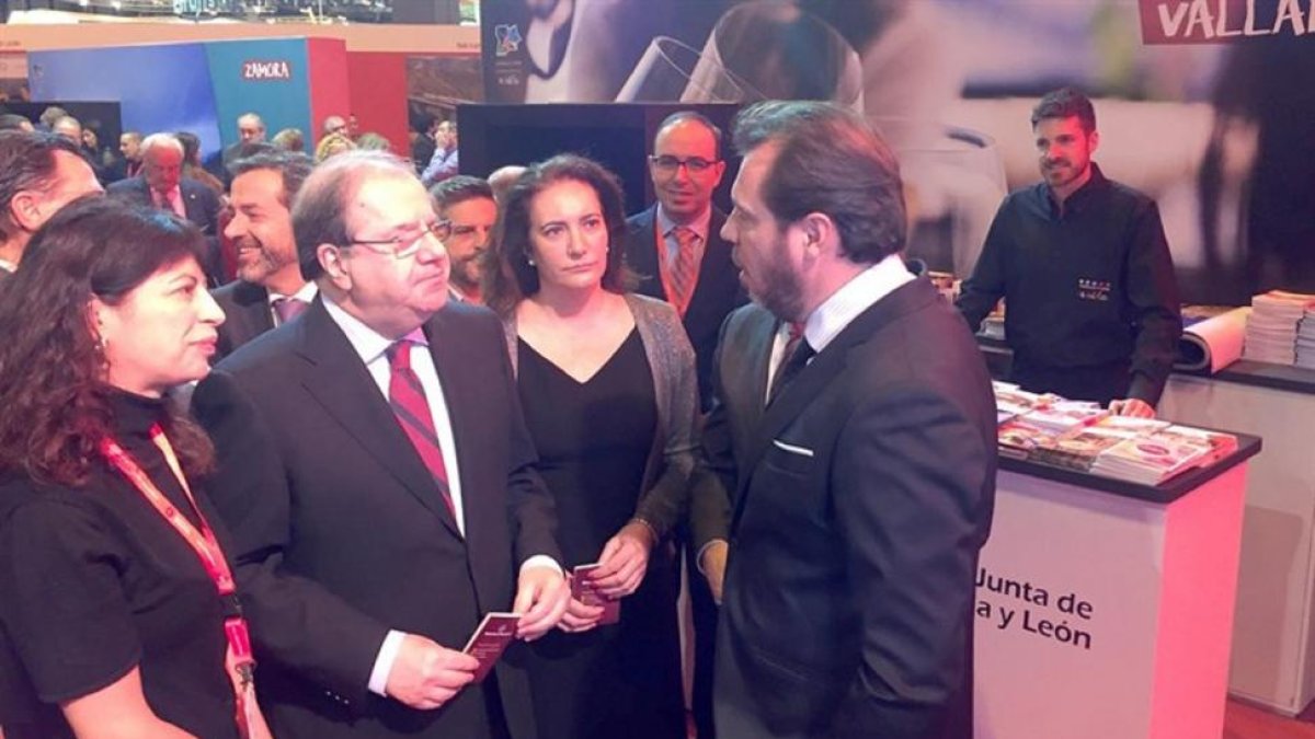 El presidente de la Junta de Castilla y León, Juan Vicente Herrera junto al alcalde de Valladolid, Óscar Puente y la concejal Ana Redondo.-EUROPA PRESS