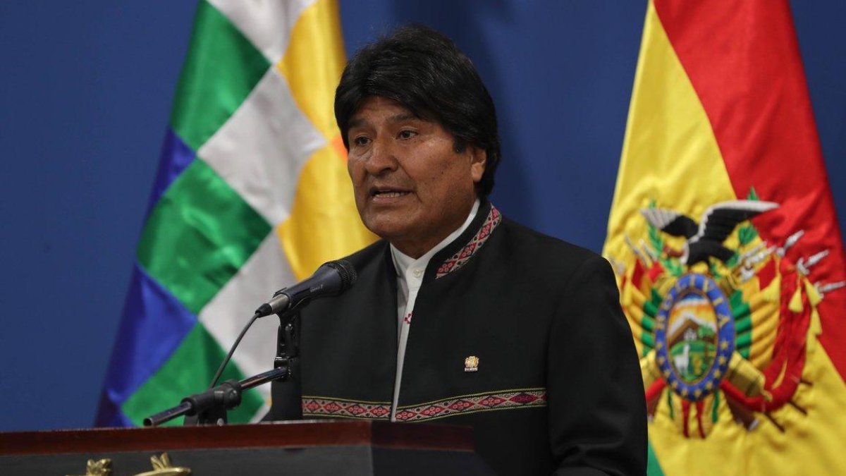 Morales, compareciendo ante la prensa-EL PERIÓDICO