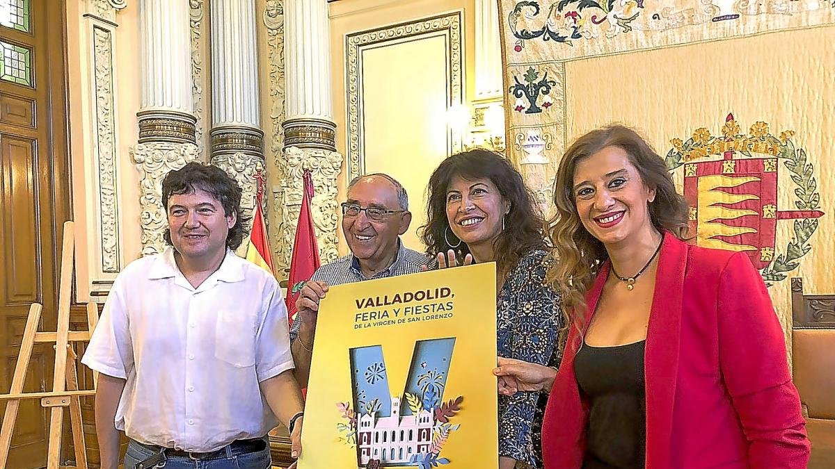 Los representantes de las peñas y las casas regionales, la concejala de Cultura y la presidenta de los hosteleros, ayer.-EL MUNDO