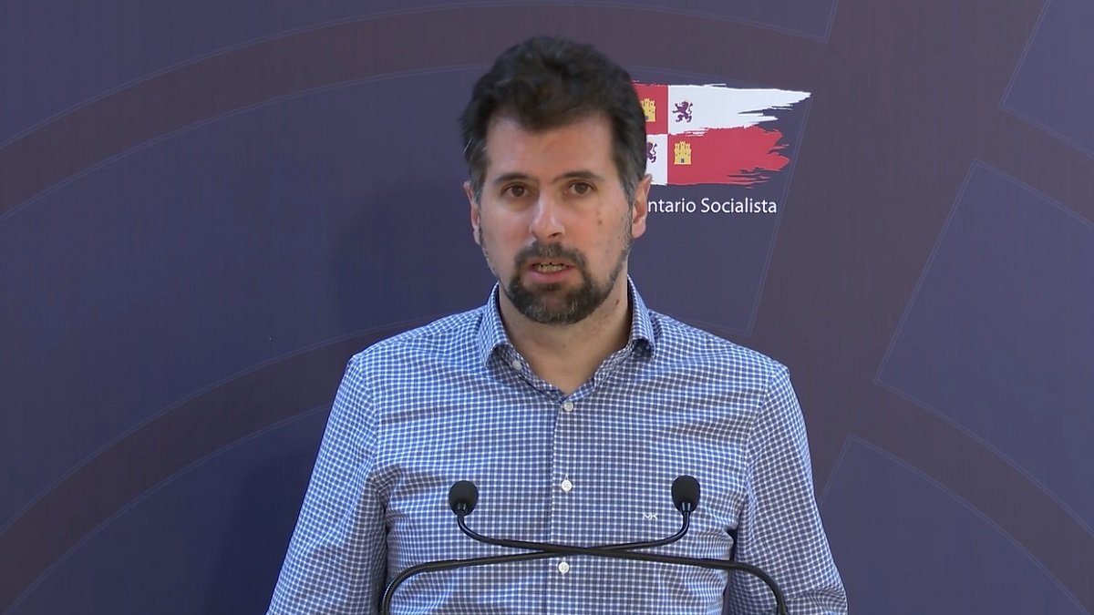 Tudanca en la rueda de prensa de las Cortes. E.P.