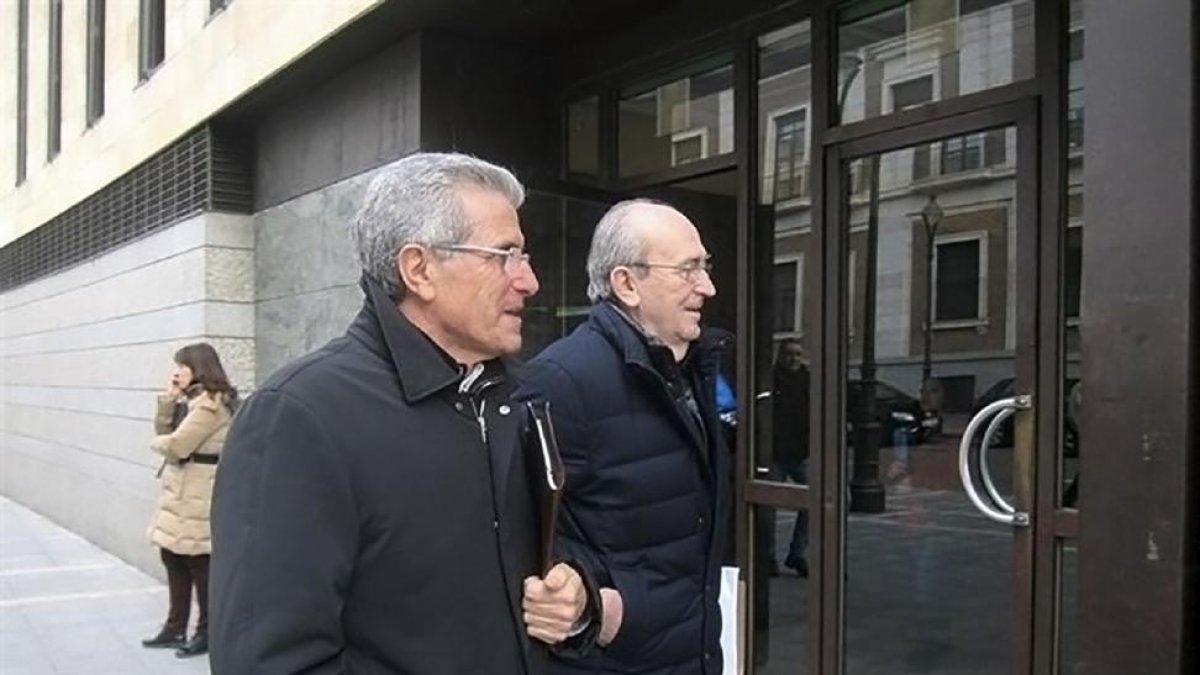 Manuel Sánchez con su abogado, José María Tejerina.-EUROPA PRESS