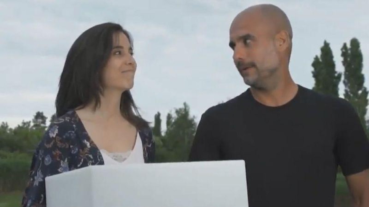 Laura Rosel y Pep Guardiola, en una imagen promocional de Preguntes Freqüents.-EL PERIÓDICO
