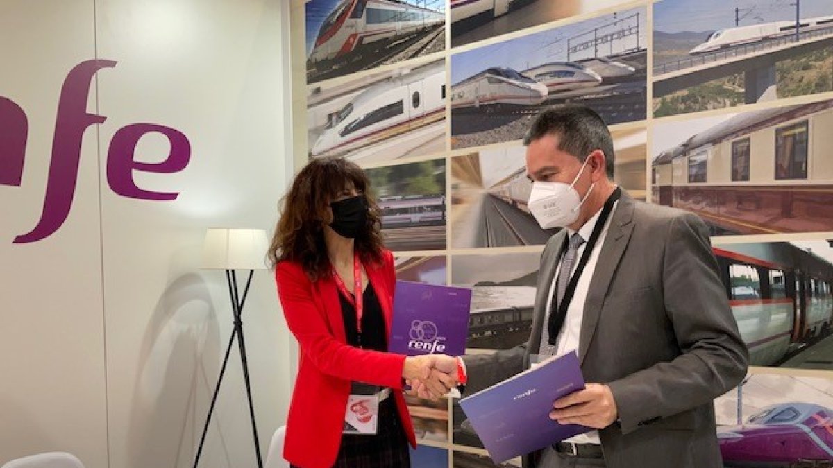 Renfe y el Ayuntamiento de Valladolid renuevan el Tren de José Zorrilla. - E.M.