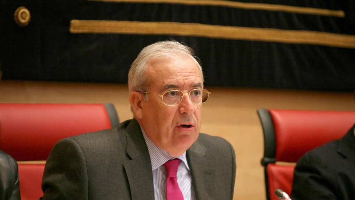 El presidente del Consejo de Cuentas de Castilla y León, Jesús Encabo, comparece ante la Comisión de Hacienda de las Cortes regionales-Ical