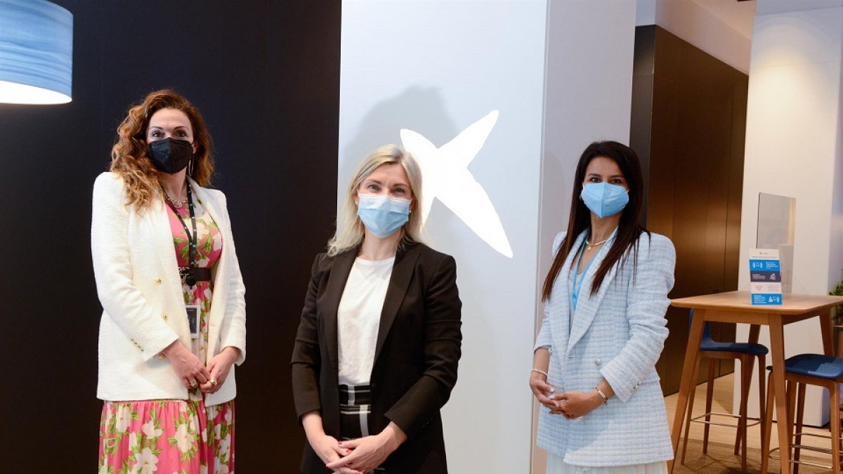 Apertura de la nueva oficina 'Store' de CaixaBank en el paseo de Zorrilla de Valladolid. - E.M.