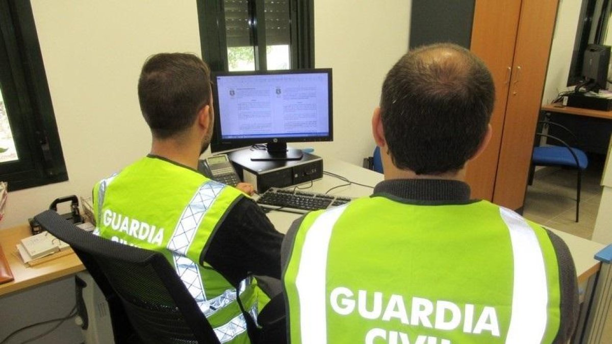 -GUARDIA CIVIL