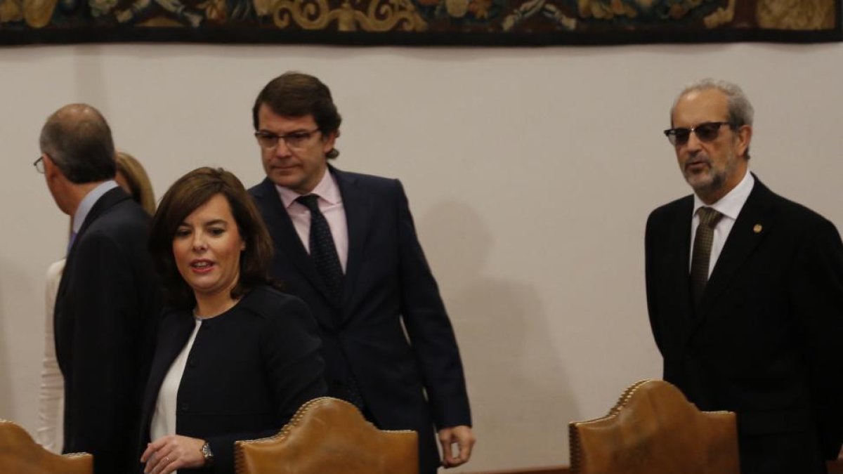 La vicepresidenta del Gobierno, Soraya Sáenz de Santamaría, preside la Comisión Interinstitucional del VIII Centenario de la Universidad de Salamanca.-ICAL