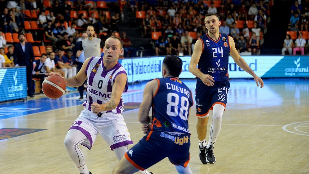 Primera jornada LEB-Oro entre el Tizona de Burgos y el UEMC Real Valladolid Baloncesto
