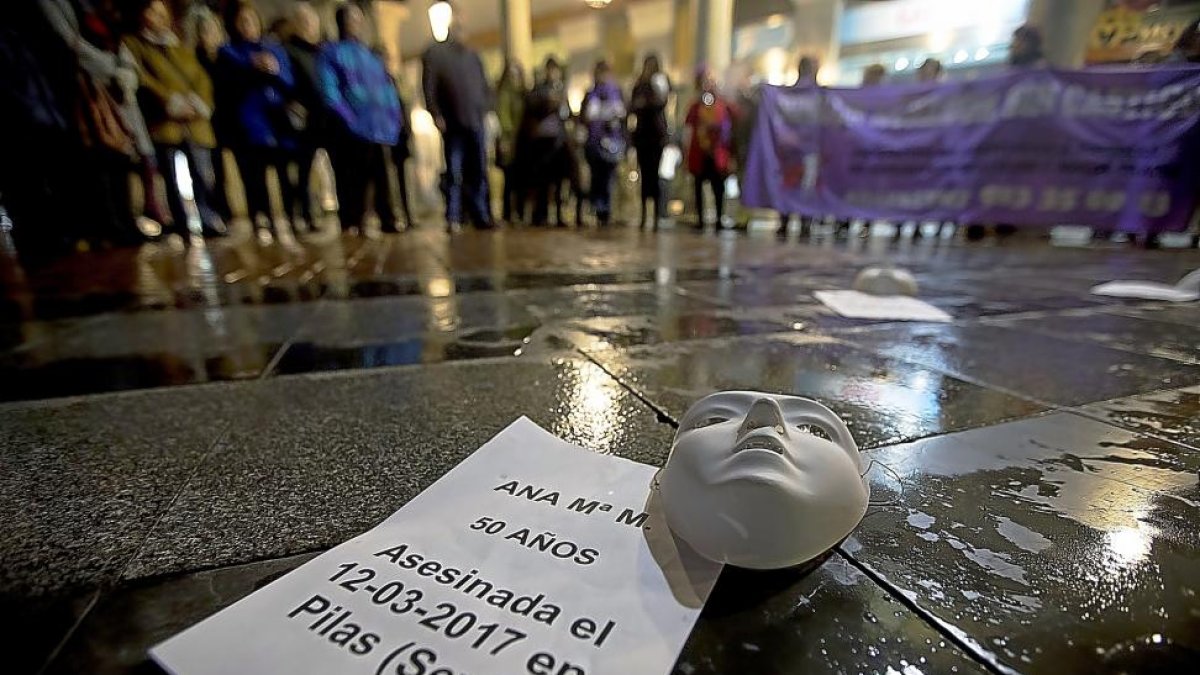 Imagen de una concentración en contra de la violencia de género celebrada en Valladolid.-J.C.CASTILLO
