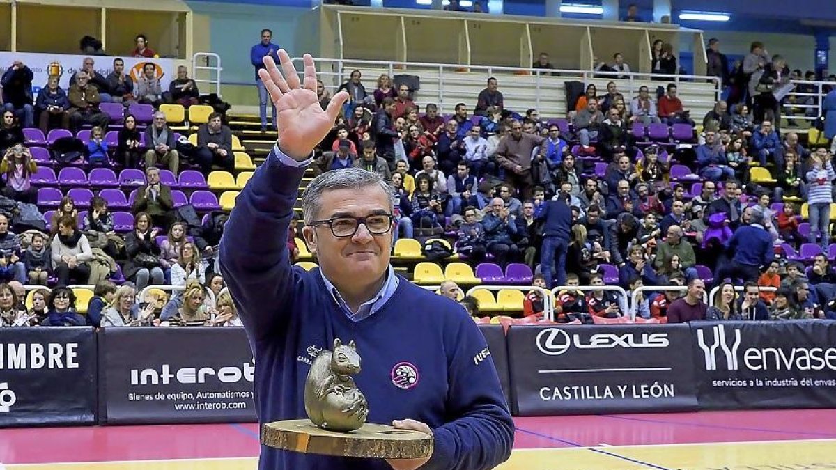 Paco García dice ‘no’ a la propuesta de renovación del Carramimbre / Hoy lo comunicará oficialmente en rueda de prensa / Esperará a una oferta ACB  y si no llega se tomará un año sabático-