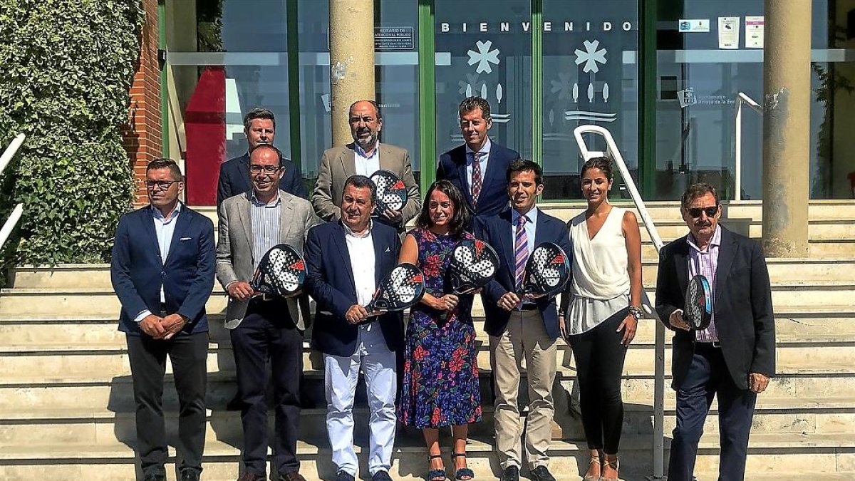 Foto de familia tras la presentación del Challenger WPT celebrado ayer en Arroyo de la Encomienda.-G. V.