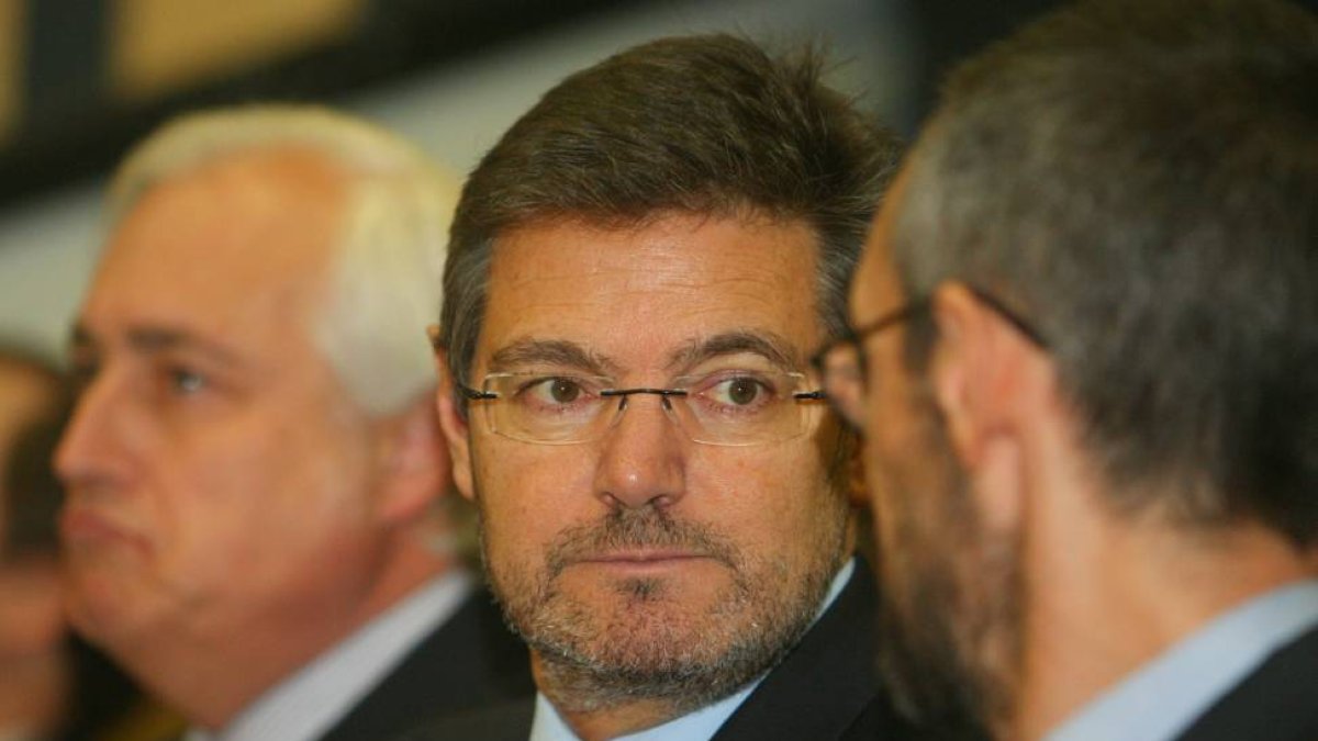 El ministro de Justicia, Rafael Catalá (C), inaugura la reforma de los juzgados de Ponferrada-Ical
