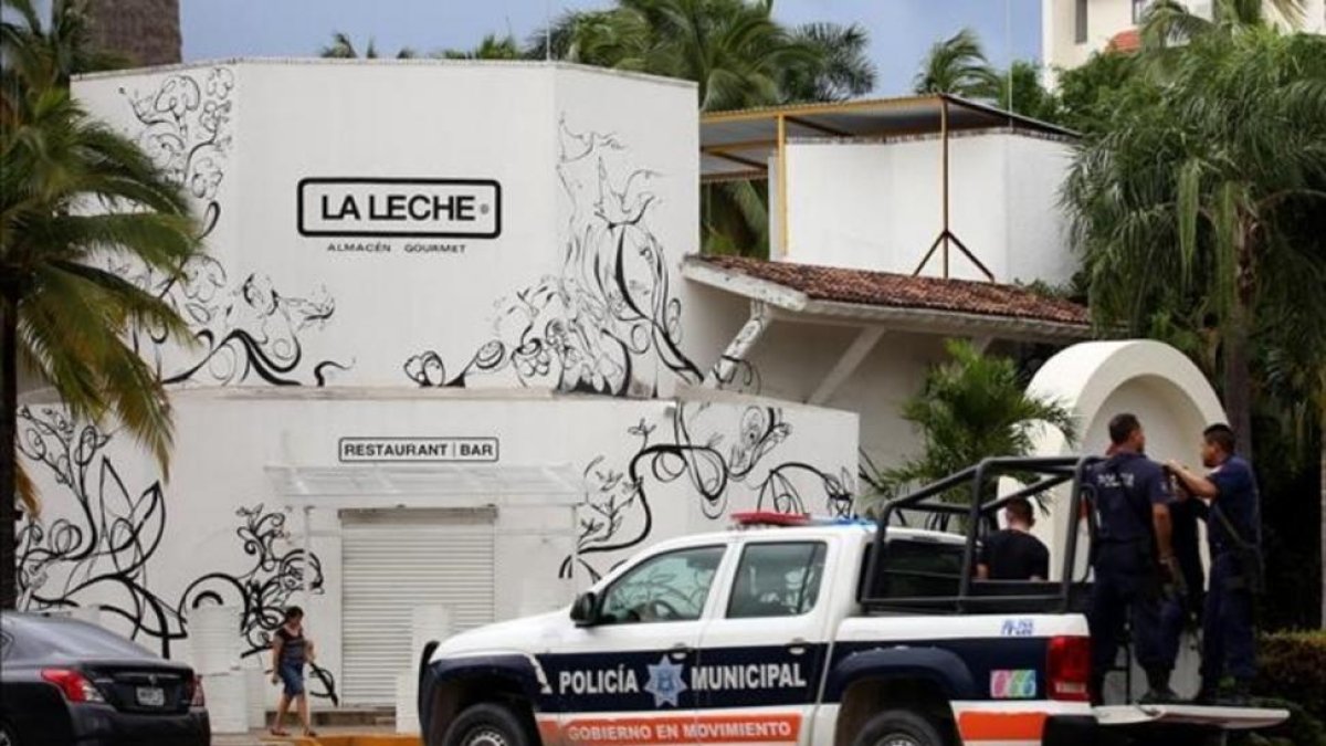 La policía custodia el restaurante