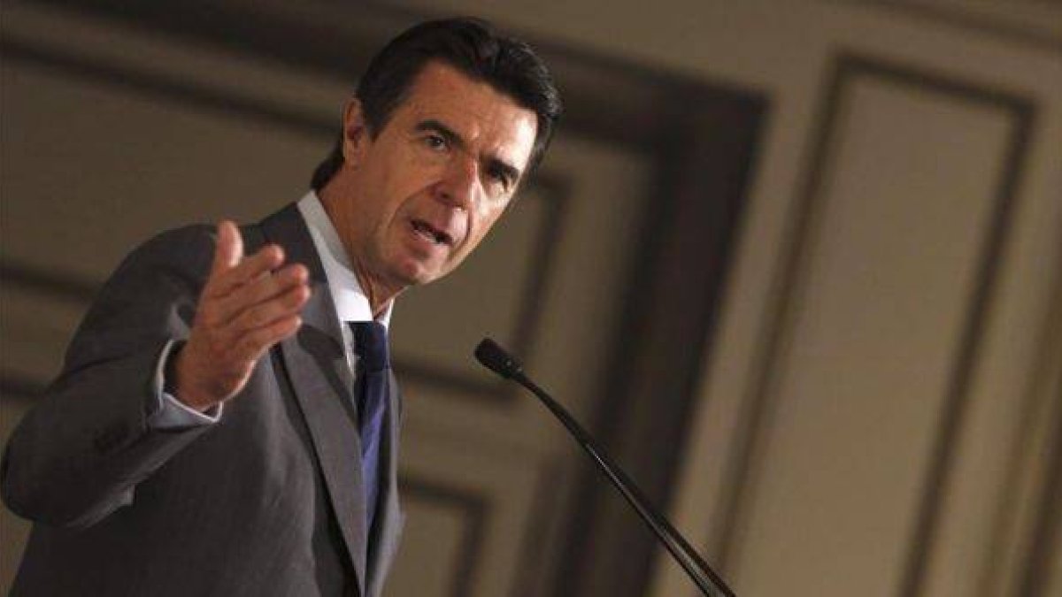 El ministro de Industria José Manuel Soria.-Foto: EFE / JAVIER LIZÓN