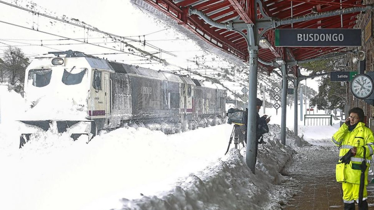 Estación de tren de Busdongo, en León, afectada por el temporal de nieve.-ICAL