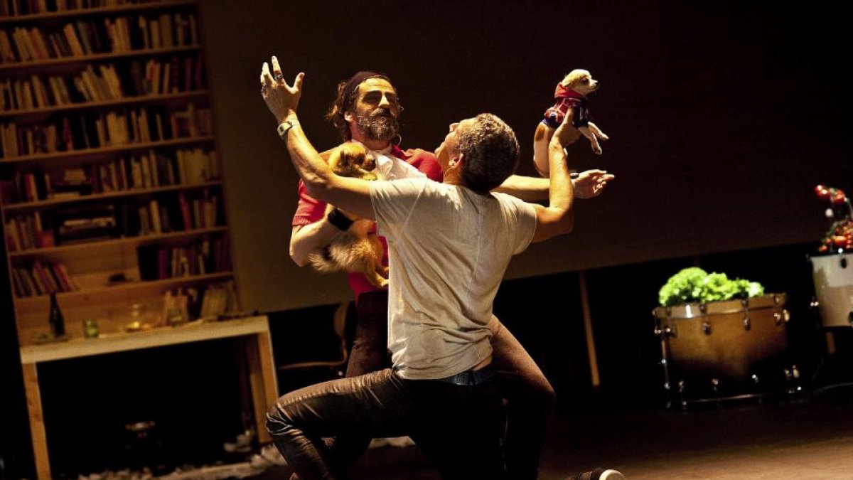 Los actores de Juan Loriente y Gonzalo Cunill durante una de las escenas de 'Daisy'.-E. M.