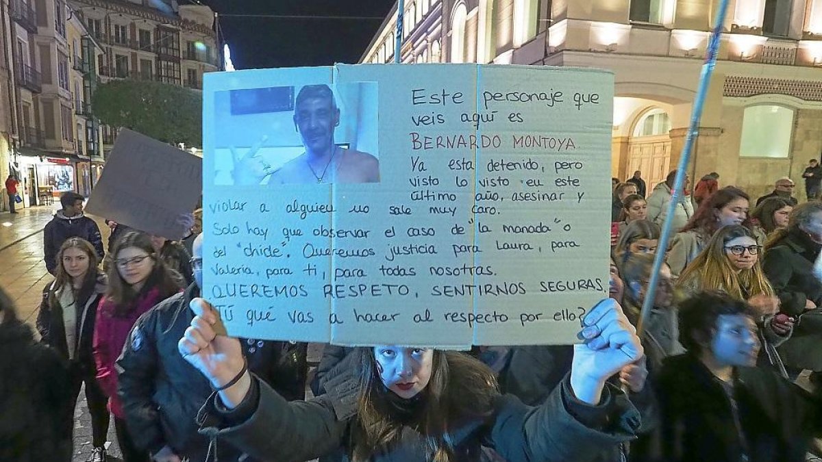 Pancarta de la manifestación en Valladolid contra el crimen de Laura Luelmo-E. M.
