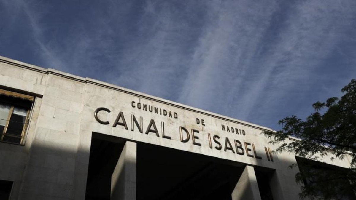 Sede del Canal de Isabel II en Madrid.-EFE/ EMILIO NARANJO