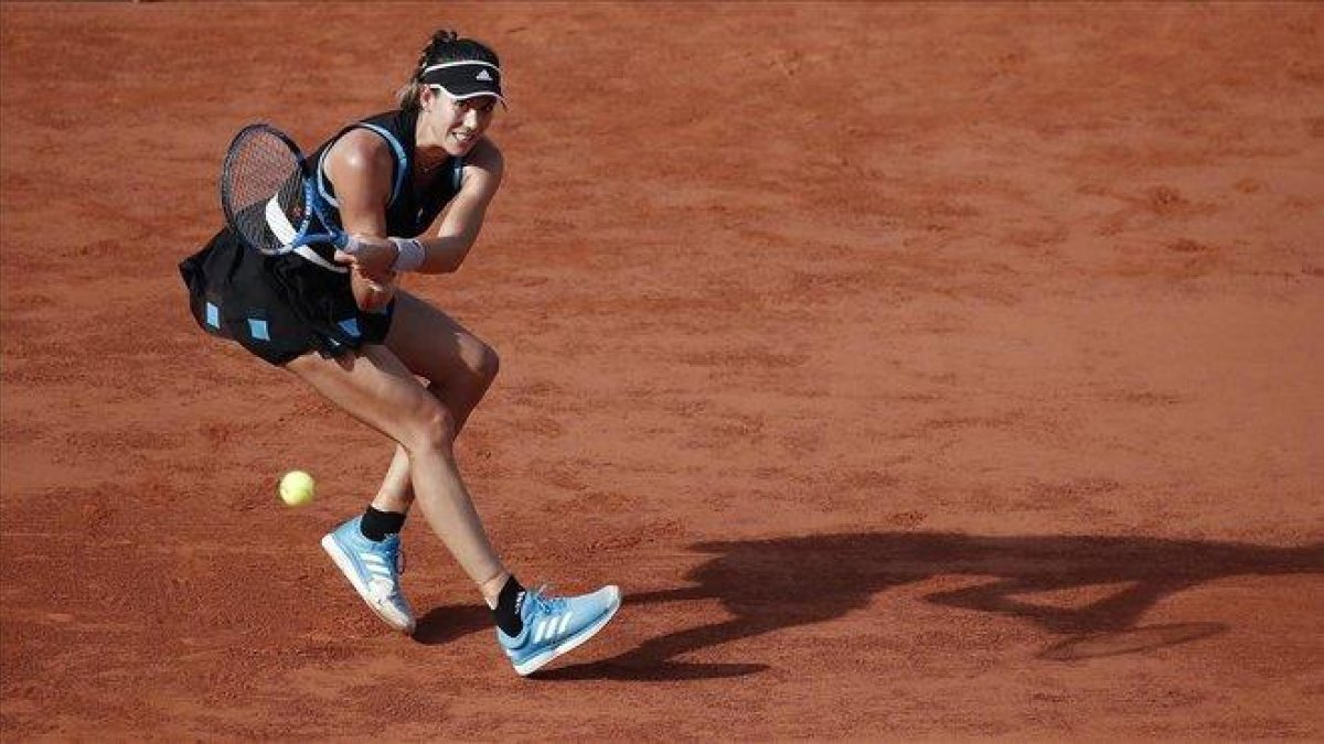 Muguruza en su partido contra Stephens en Roland Garros.-REUTERS / BENOIT TESSIER