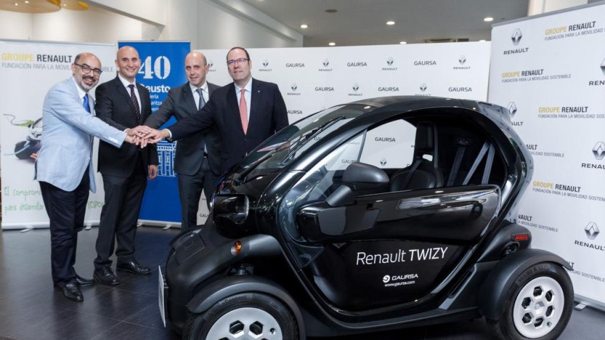 Renault, a través de la Fundación Renault para la Movilidad Sostenible (FRMS), dona un Twizy a la Universidad de Deusto. Este vehículo irá destinado a la investigación y formación práctica del personal docente y de los alumnos de la Facultad de Ingeniería-ICAL