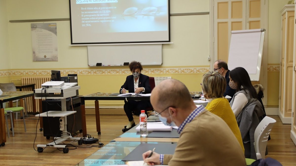 Reunión sobre los Presupuestos de 2021 de la Concejalía de Servicios Sociales. E.M.