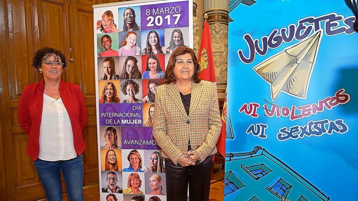 Victoria Soto y Rafaela Romero presentan el programa del Día de la Mujer.-EL MUNDO