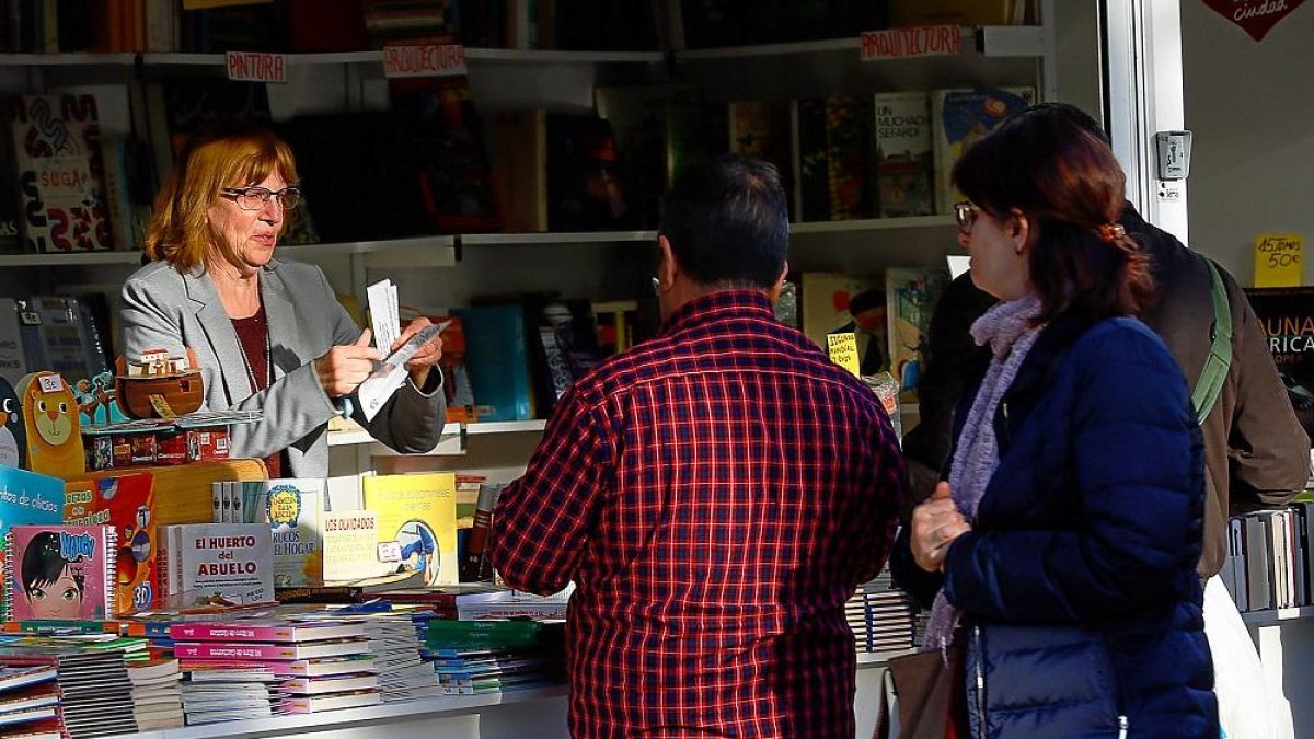 La Feria del Libro Antiguo inaugurada ayer.-M. Á. SANTOS