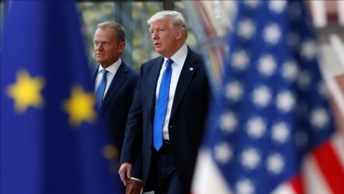 El presidente de EEUU, Donald Trump, es recibido en Bruselas por el presidente del Consejo Europeo, Donald Trump.-FRANCOIS LENOIR