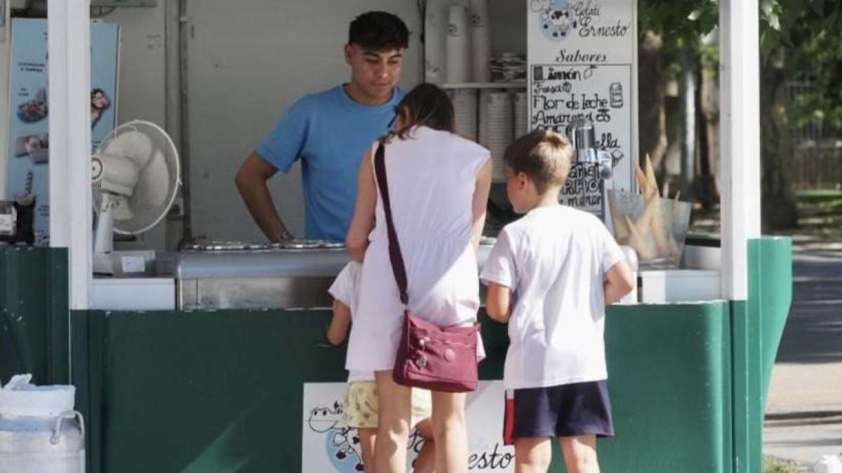 Segunda ola de calor en Valladolid en la zona de Plaza Zorrilla y Campo Grande, en una imagen de archivo.- PHOTOGENIC