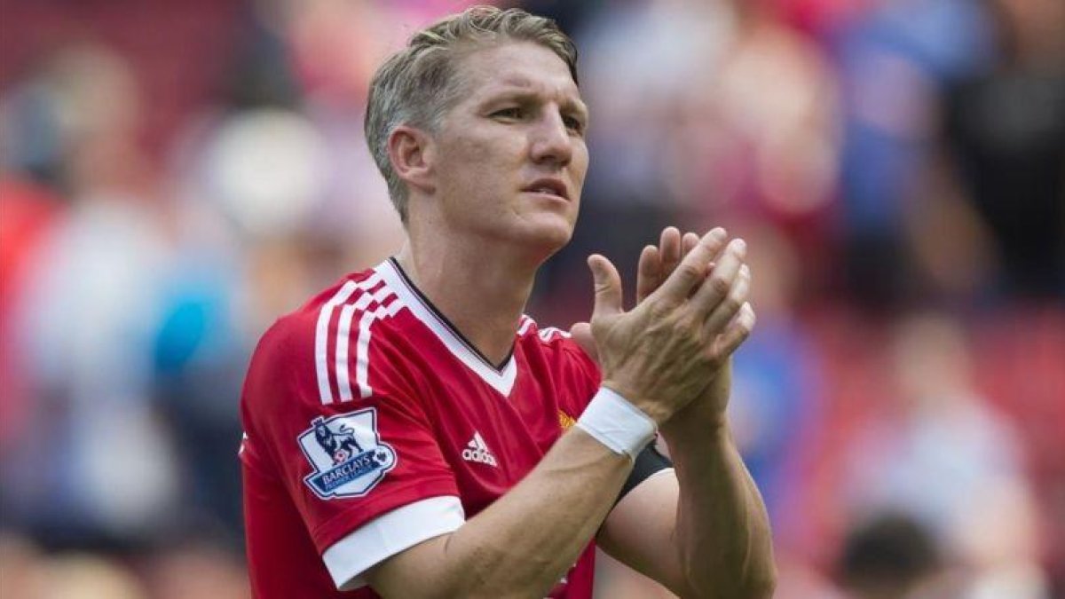 Bastian Schweinsteiger con la camiseta del Manchester United.-AP / JON SUPER